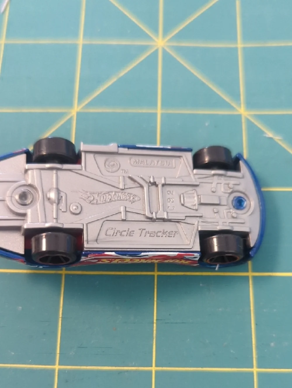 2010 Hot Wheels Circle Tracker Blue Race Car